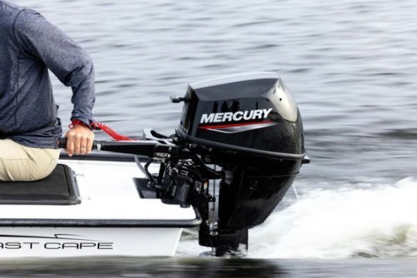 Mercury Marine Stellt 8 Und 9 9 PS FourStroke EFI Motoren Und 9 9 PS