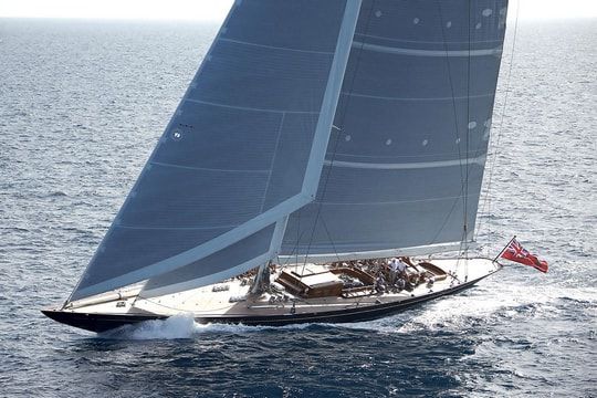 Topaz, eine J-Klasse, die für den America's Cup entworfen wurde, aber