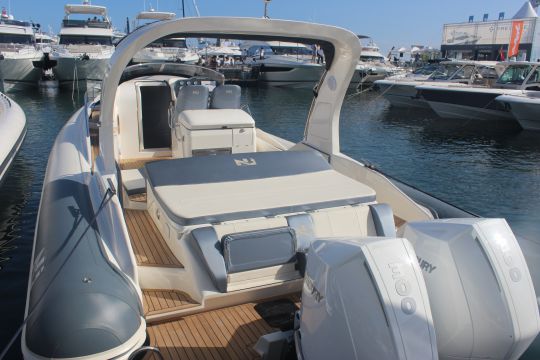 Die neuen halbstarren Boote, die auf der Pariser Bootsmesse 2018