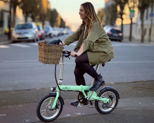 fahrräder am heck des auots geschwindigkeit