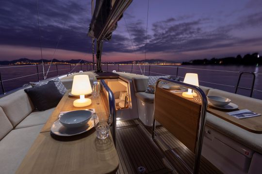 Cockpit du First Yacht 53