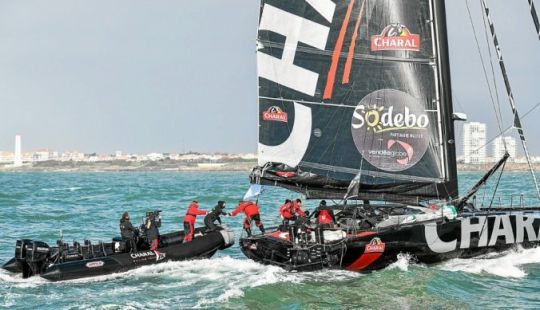 Assistance Technique de l'équipe Charal à l'arrivée du port des Sables d'Olonne - Olivier Blanchet/Alea