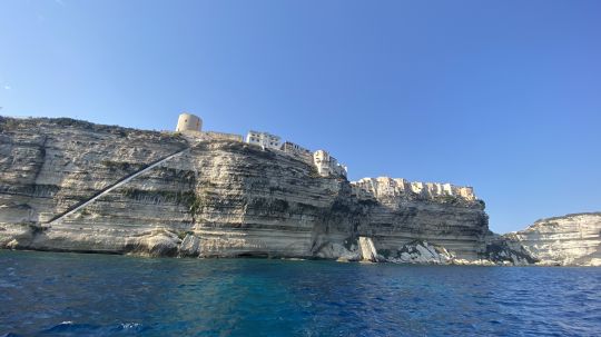 Bonifacio vu d'en bas