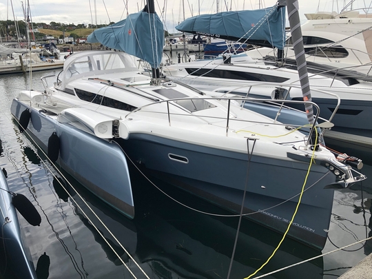 Le Dragonfly 40 avec ses bras repliés