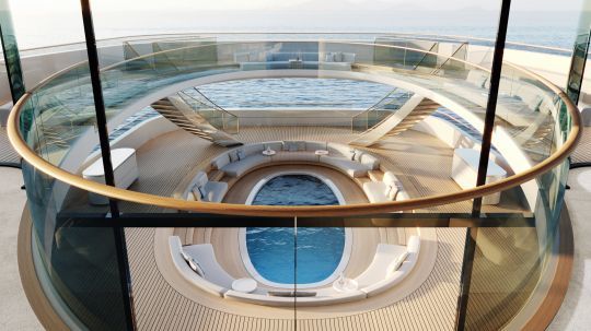 Vue sur la piscine du pont principal depuis le pont supérieur