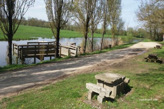 Port Hamoneau, paisible mouillage et espace de Pique Nique (Photo : Park4Night)