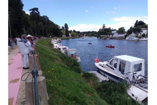 Rassemblement de bateaux plaisance pour la Mayenne à Table quai de Verdun face au port de plaisance 14 juillet (Photo : Christian Laigle)