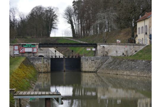 L'écluse du souterrain de Saint Alban (Photo : Christophe Royer)