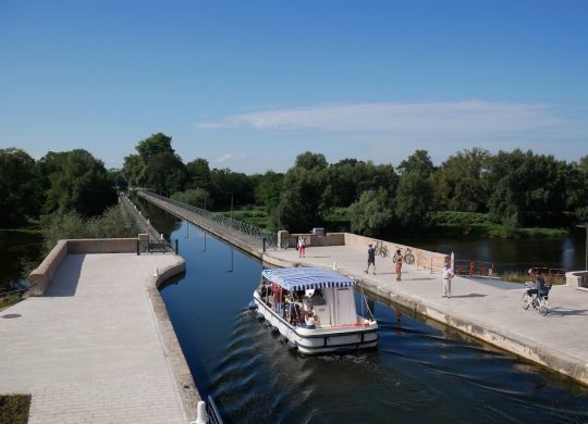 Les ponts-canaux ou quand les canaux franchissent les fleuves (Digoin)