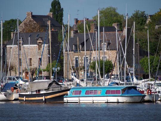 Le port du Lyvet, fluvial et maritime