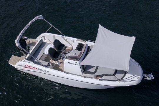 Premier modèle présenté, le Rodman Ventura 690 CC