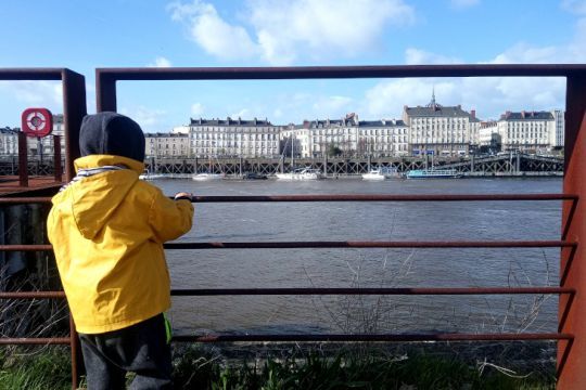 Le ponton Belém vu de l'île de Nantes
