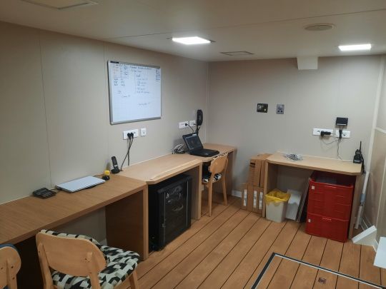 Le laboratoire en cours d'installation