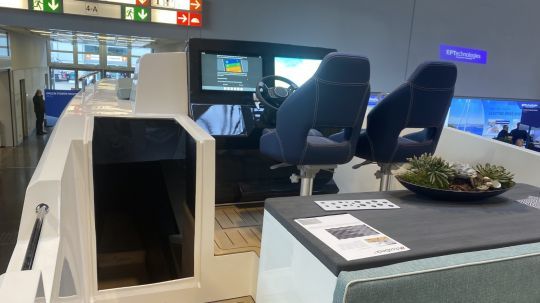 Accès à la cabine par une porte sur bâbord