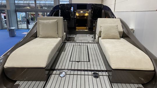 Bains de soleil amovibles pour faciliter la circulation