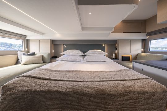 La cabine propriétaire du Nimbus 495 Flybridge 