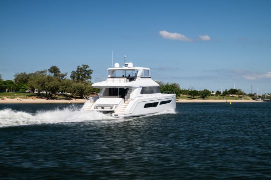Iliad 53 F features dynamic lines