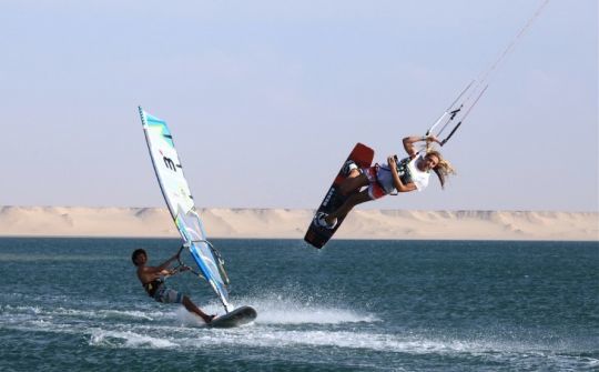© Nomadsurfers