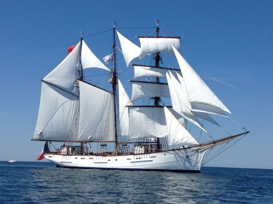 Le Marité sous voiles