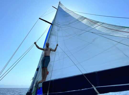 Pour Anatole, ce départ est synonyme d'aventure et de dépassement de soi.