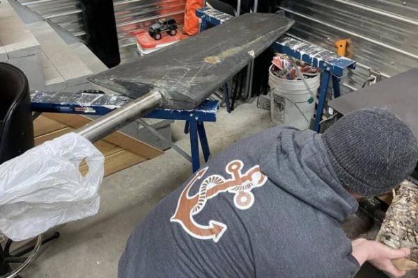 Louis-Luc in seiner mit einem Holzofen beheizten Garage
