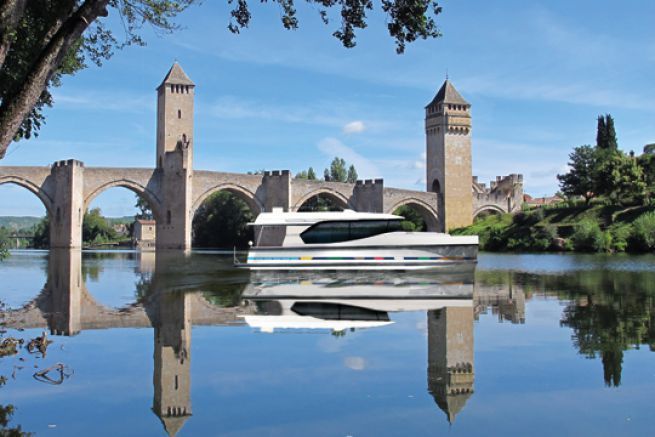 Aggressives Design für Flussboote Le Boat