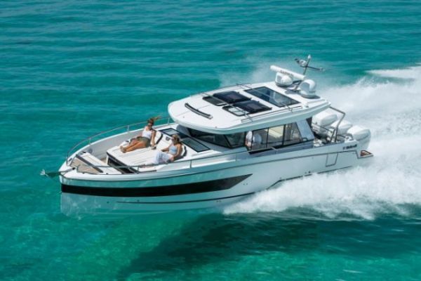 Wellcrafts neue Modellreihe greift das Konzept des Commuter Boat auf