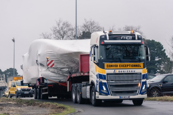 Die Ankunft des AC 75 in Lorient