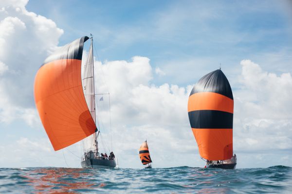 Die Pen Duick unter Spinnaker