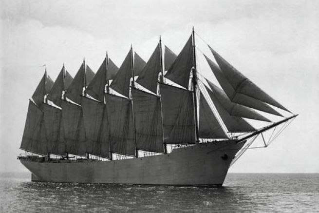 Entdecken Sie die Geschichte des Schoners Thomas W. Lawson, des einzigen Siebenmastsegelbootes