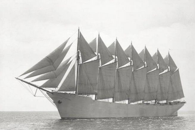 Die Thomas W. Lawson, das einzige l tragende Segelboot