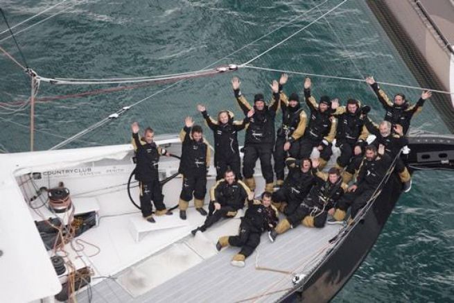 Spindrift 2 hat seine Welttournee beendet Die Besatzung von Spindrift 2