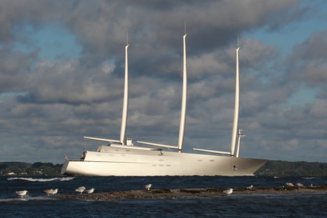 Die Megayacht A