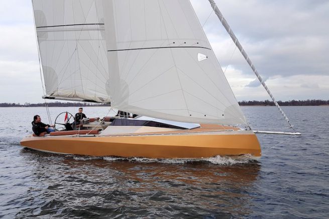 Speedlounger 8500 ist ein ultra-designtes Aluminium-Tagesboot