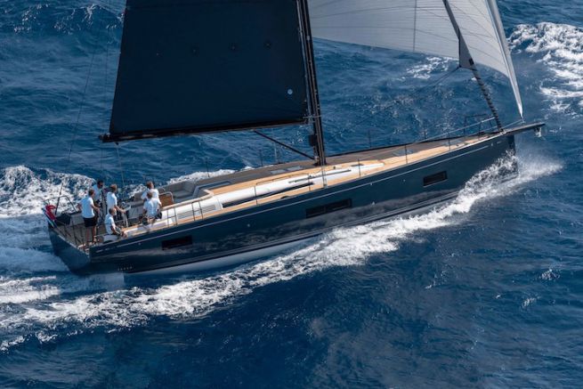 Erste Yacht 53 von B�n�teau