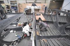 Die Kielbohrung auf der IMOCA-Strecke ist im Bau