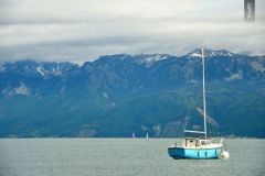 Genfer See, der sich zwischen Frankreich und der Schweizerischen Eidgenossenschaft erstreckt