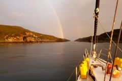 Regenbogen auf den Crowlin Islands, Schottland