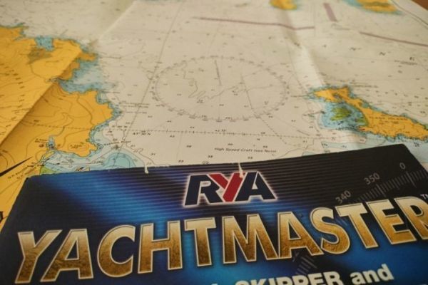 Yachtmaster Offshore: Wie kann man diese Skipperqualifikation absolvieren?