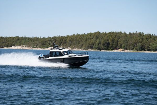 XO DFNDR 8, ein leistungsstarker und schneller Commuter fr vielfltige Aktivitten auf dem Wasser