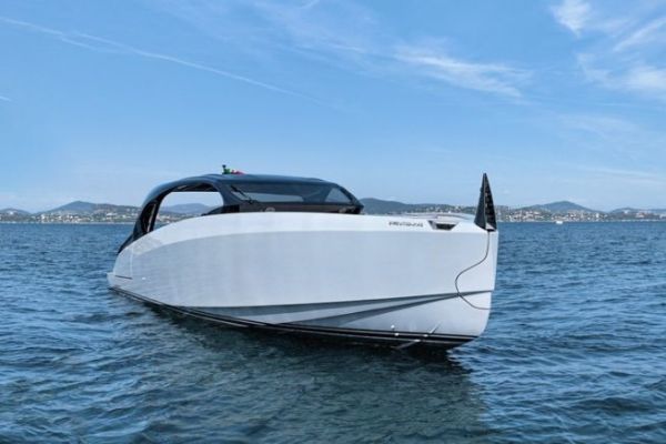 Centouno Navi Vespro, ein Konzept fr ein schnelles Dayboat auf der Basis von Waterjets, das 51 Knoten erreicht