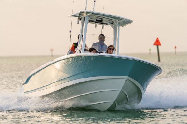 Der Boston Whaler 250 Dauntless, ein seetchtigerer Rumpf fr mehr Komfort