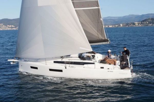 Jeanneau Sun Odyssey 350: Ein innovatives Deck und drei verschiedene Tiefgnge