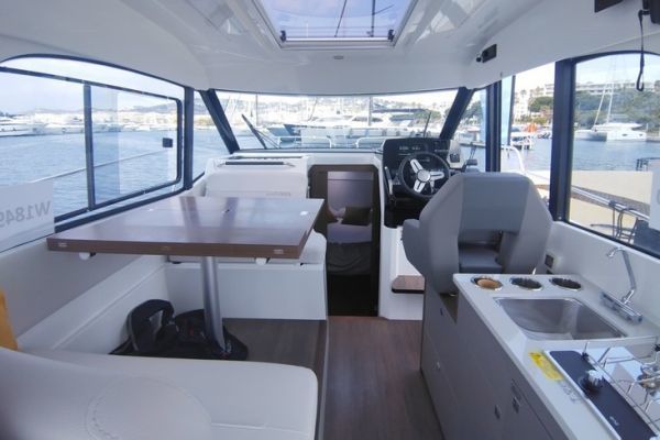 Antares 9: Ein optimiertes Layout für Küstenkreuzfahrten mit 5 Personen an Bord