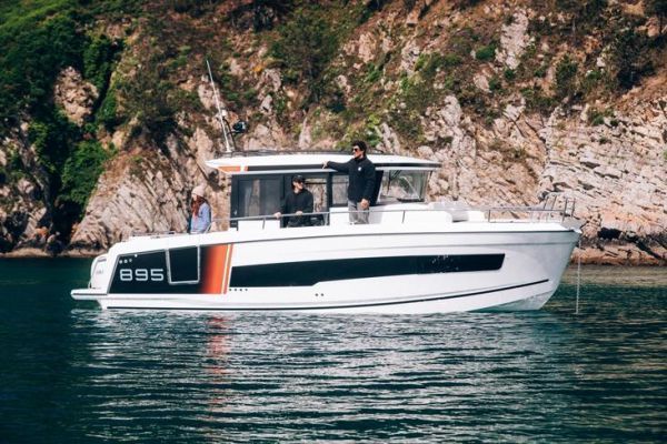 Merry Fisher 895 Sport Serie 2: Ausfhrlicher Test eines vielseitigen Steuermanns, der fr die Action auf See gedacht ist