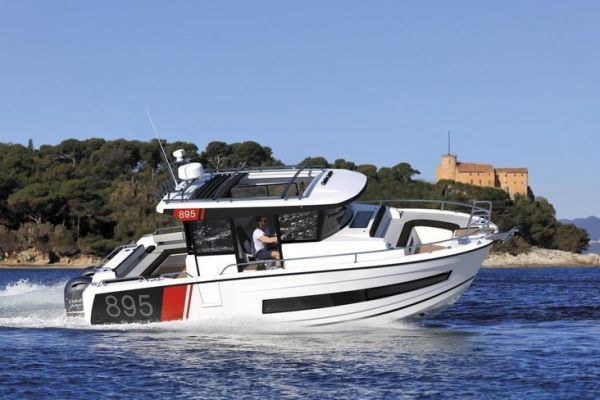 Merry Fisher 895 Sport S2 Seetest: Kurs halten, Leistung und Fahrspaß