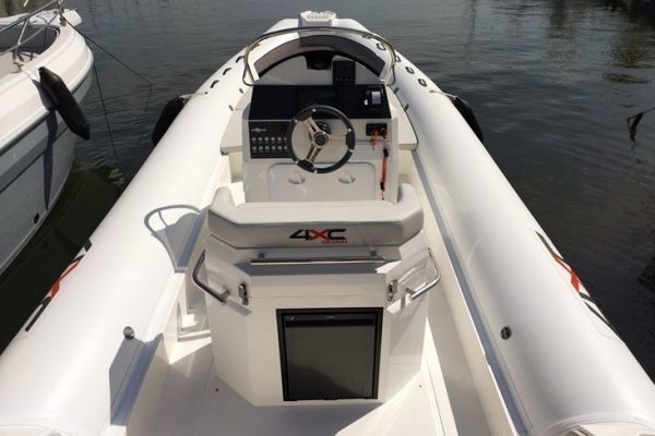 Decksplan und Ausstattung des Honda 4XC Design HA27