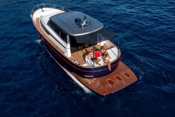 Preisliche Platzierung des Gozzo 48 Cabin gegenber der Konkurrenz