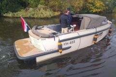 Das Testmodell war mit zwei BlueNav-Pods ausgestattet