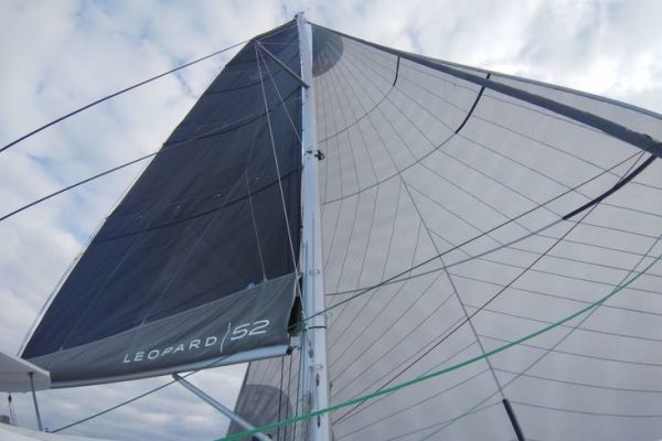 Auf See vor Saint-Rapha�l: Ruhe unter Motor und Geschwindigkeit unter Code 0